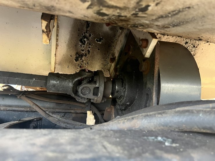 2011-international-7600-image-76