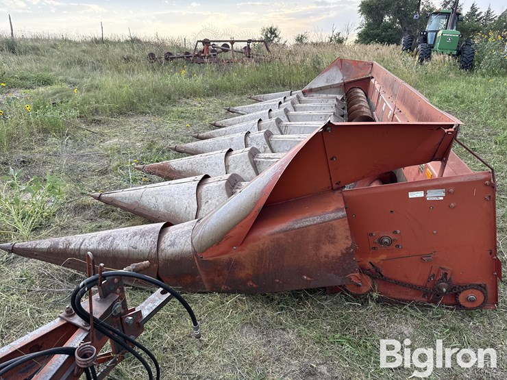 international-883-image-8