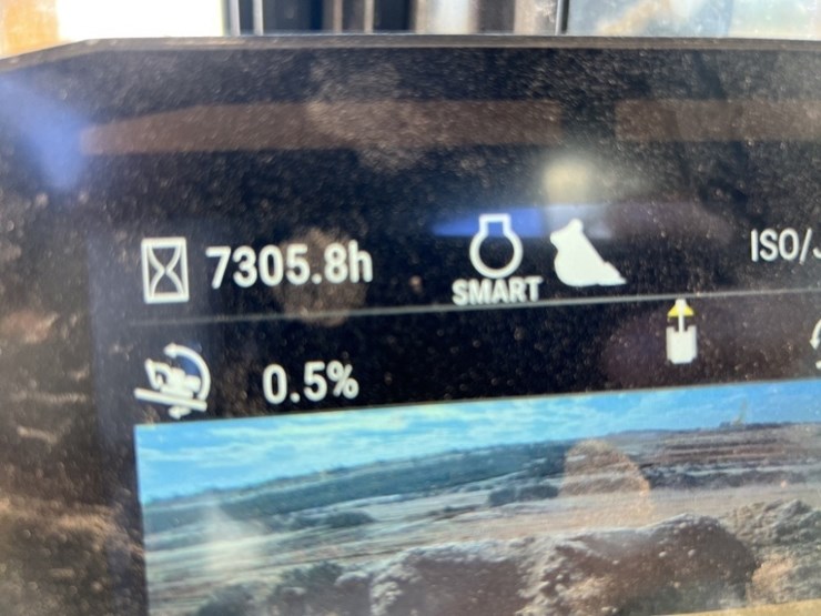 2021-caterpillar-395-image-50