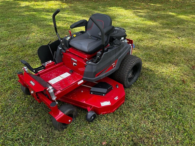 #143-•-2024-ferris-300s-52”-deck-mower-image-1