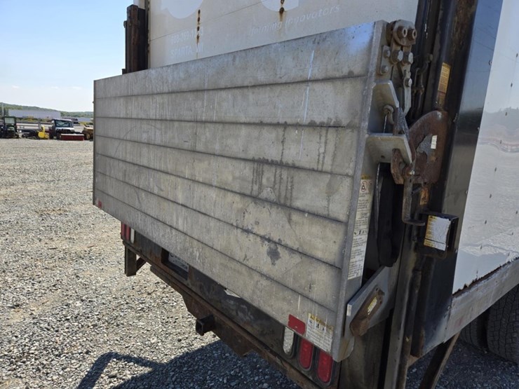 #5013-•-2015-chevrolet-4500-box-truck-image-27