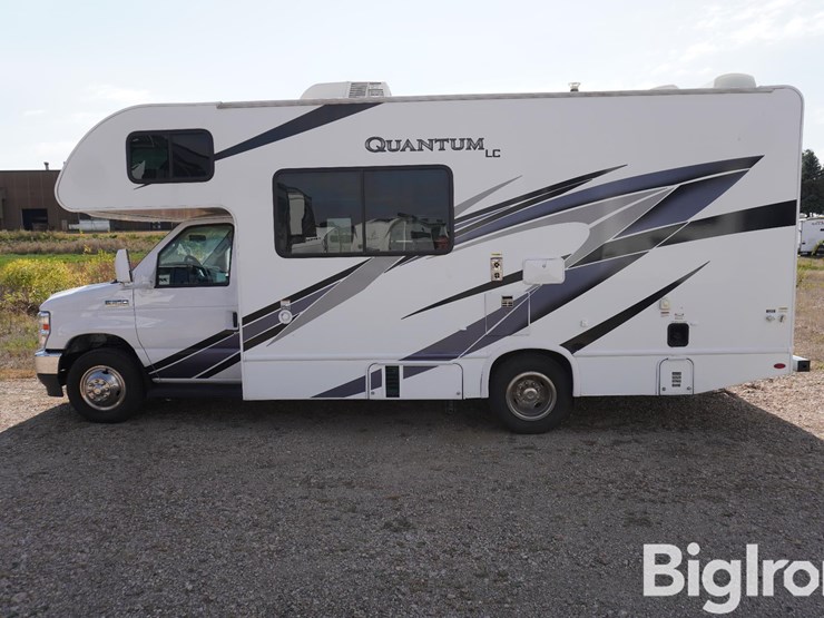 2022-ford-e350-image-8