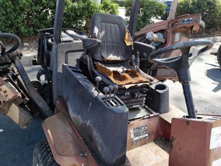 lot#--4wd-lawn-mower-image-5