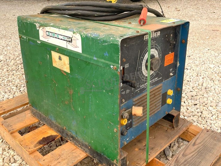 miller-dialarc-250-ac/dc-welder-image-1