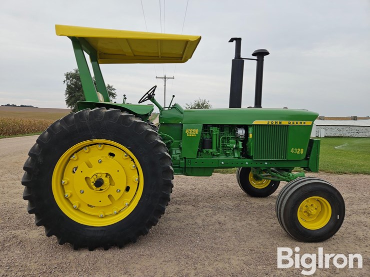 1972-john-deere-4320-image-4