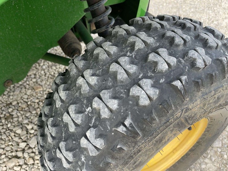 john-deere-gator-image-13