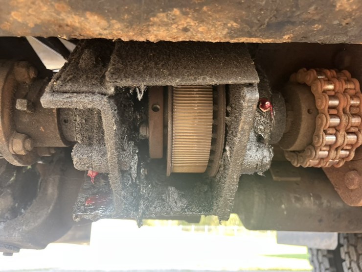 2011-international-7600-image-114