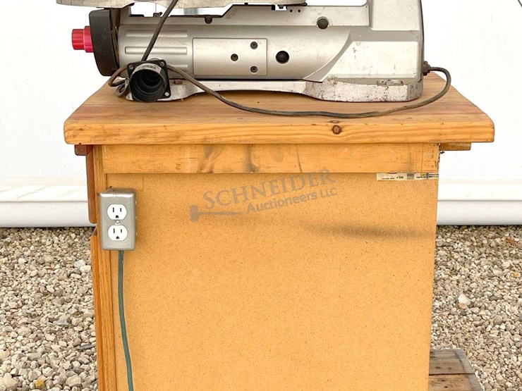 craftsman-16"-variable-speed-scroll-saw-on-stand-image-2