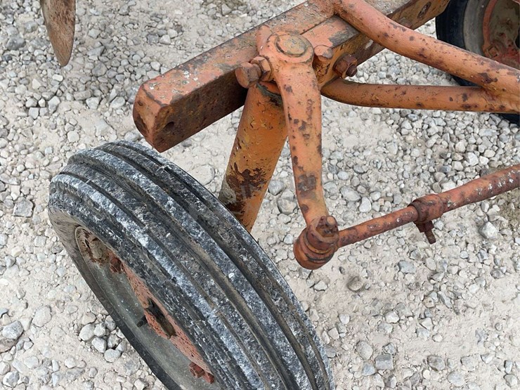 allis-chalmers-model-g-tractor-w/-implements-image-10