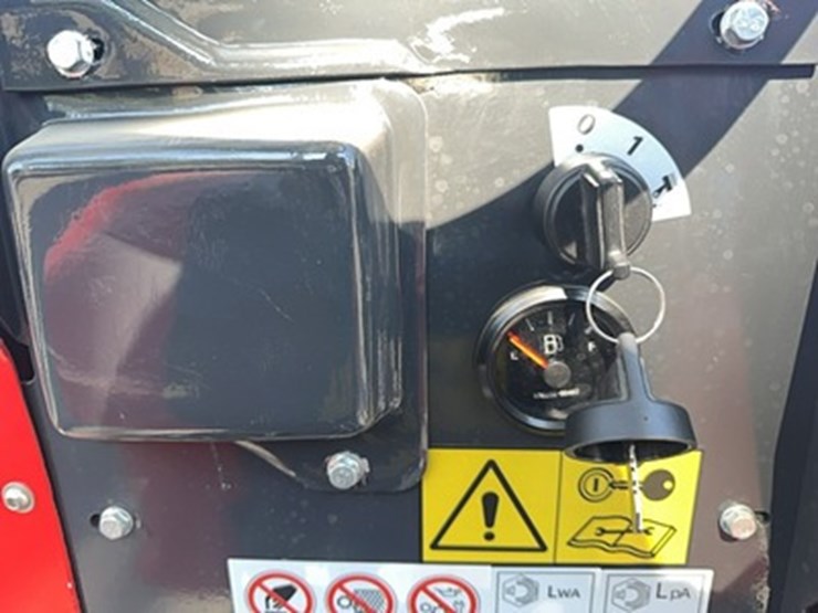 lot#--hercules-h130-mini-wheel-loader-with-fork-and-bucket-attachment-image-5