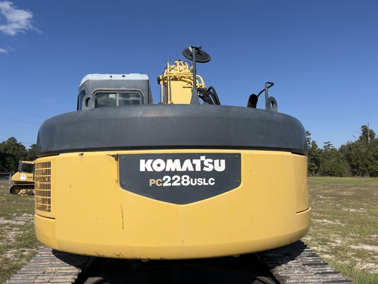 komatsu-pc228us-lc-image-48