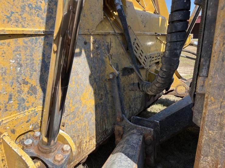 john-deere-1050-image-14