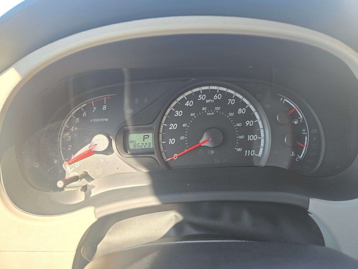 2012-toyota-sienna-le-image-19