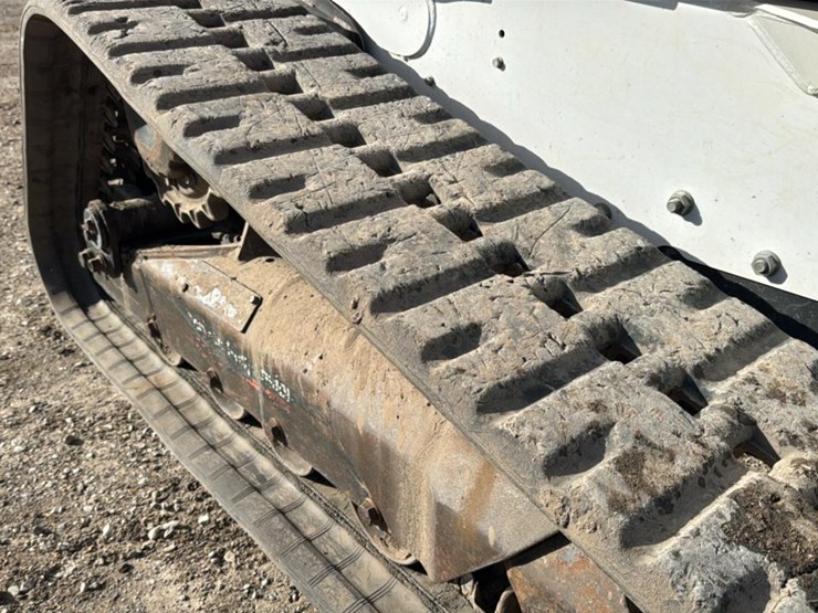 2020-bobcat-t870-image-13