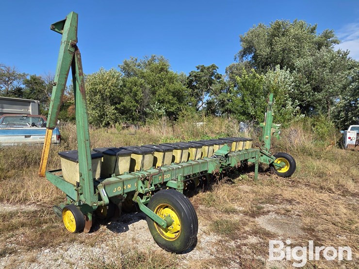 john-deere-7100-image-3