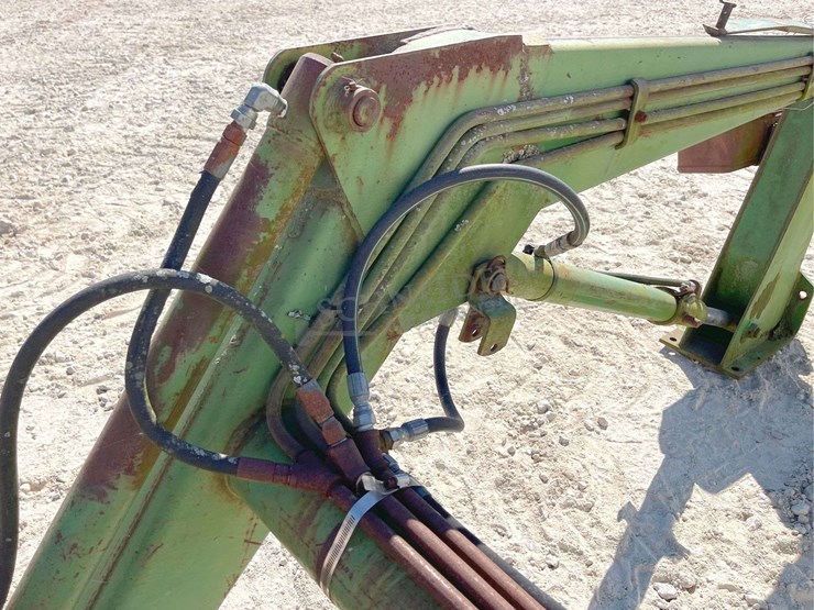 john-deere-148-image-11