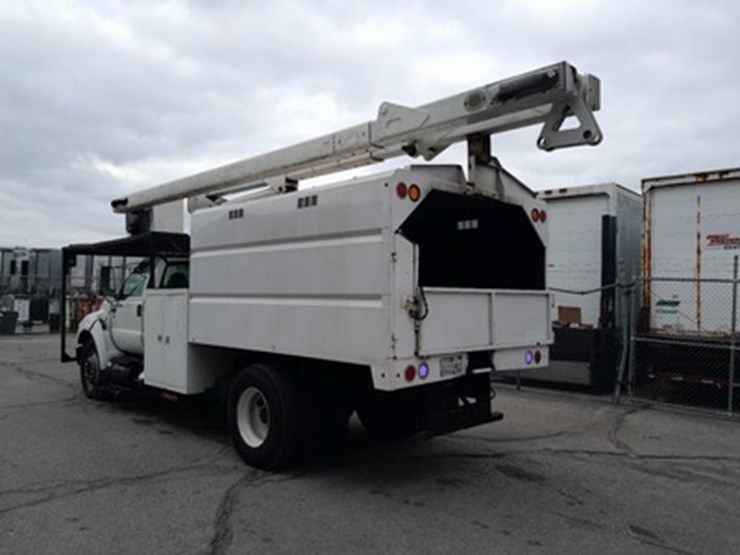 2012-ford-f750-image-3