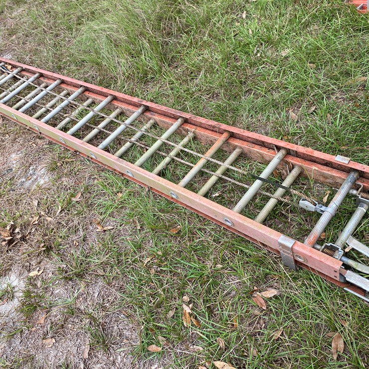 #59 • #167 • 24 Foot Fiberglass Extension Ladder
