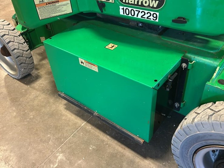 2017-jlg-e400a-image-12