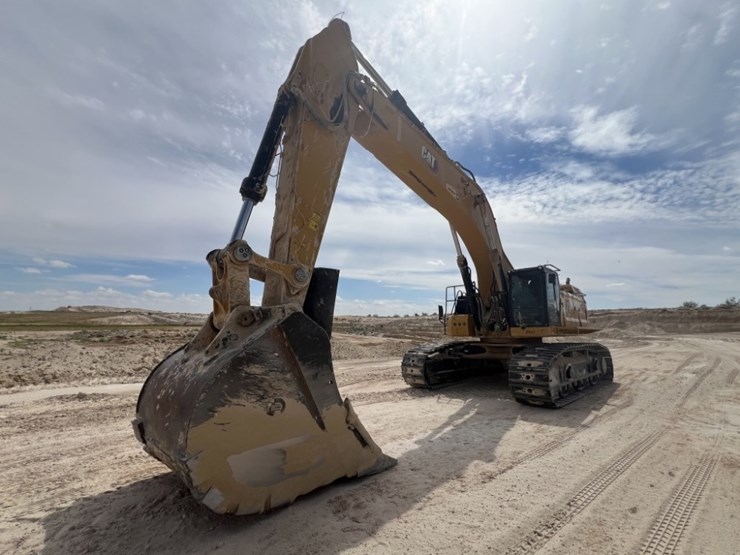 2021-caterpillar-395-image-2