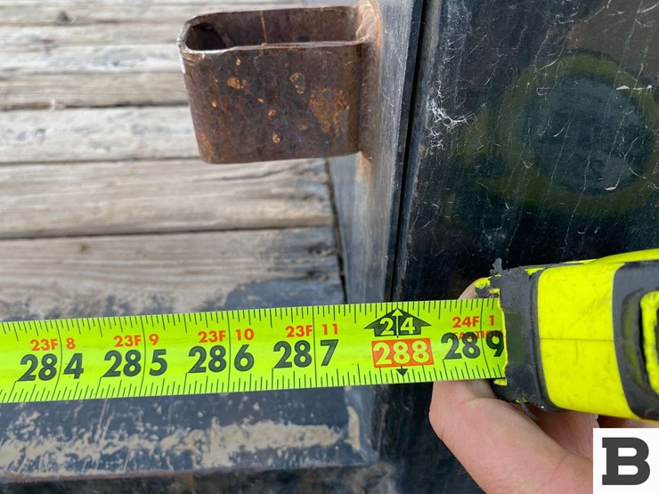 2014-hino-268-image-27