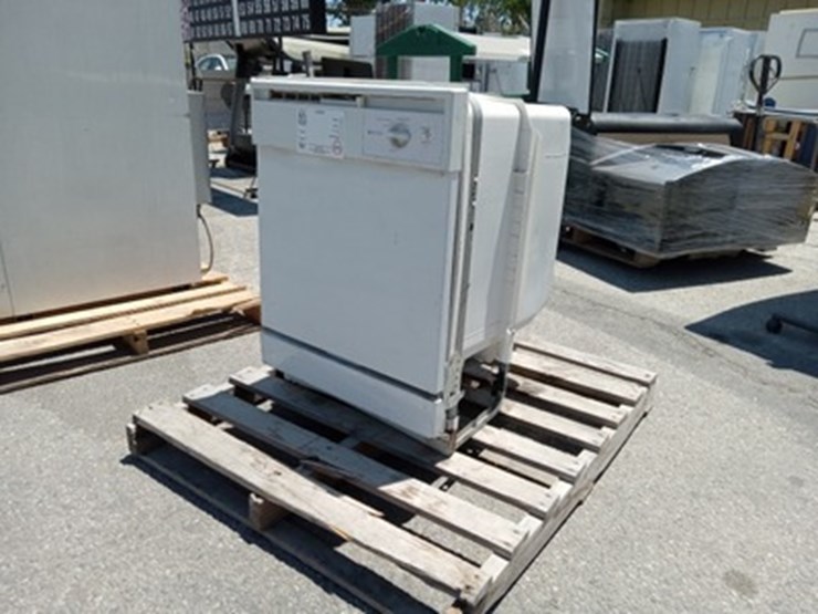 lot#--americana-dishwasher-image-1