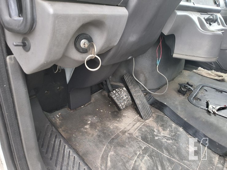 2006-freightliner-business-class-m2-106-image-7