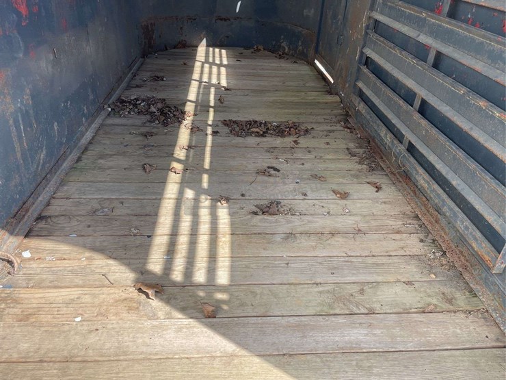 1976-snct-16'-stock-trailer-image-24