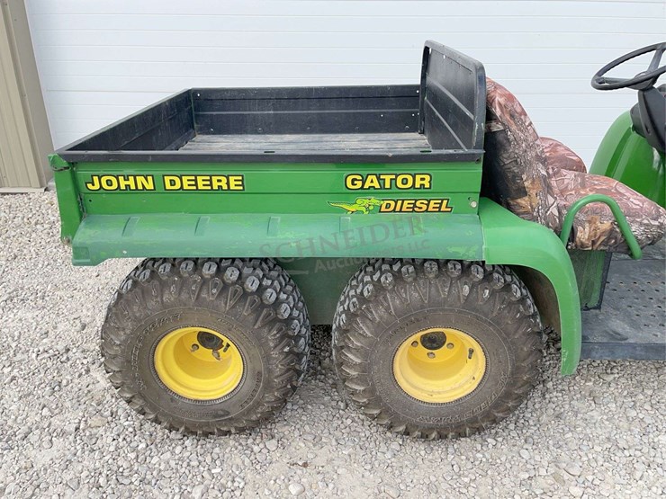 john-deere-gator-image-17