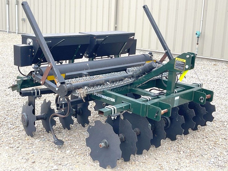 unused-plotmaster-6'-3-pt.-food-plot-disc-seeder,-from-the-estate-of-dr.-ken-buchmann-image-1