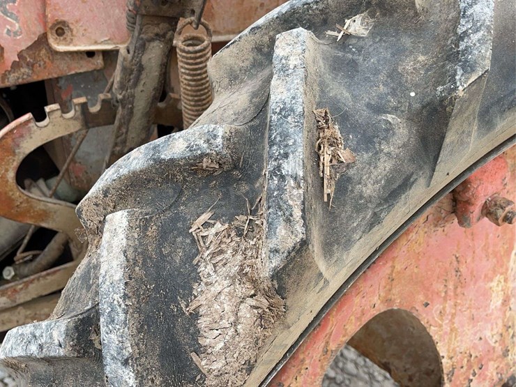 allis-chalmers-model-g-tractor-w/-implements-image-16