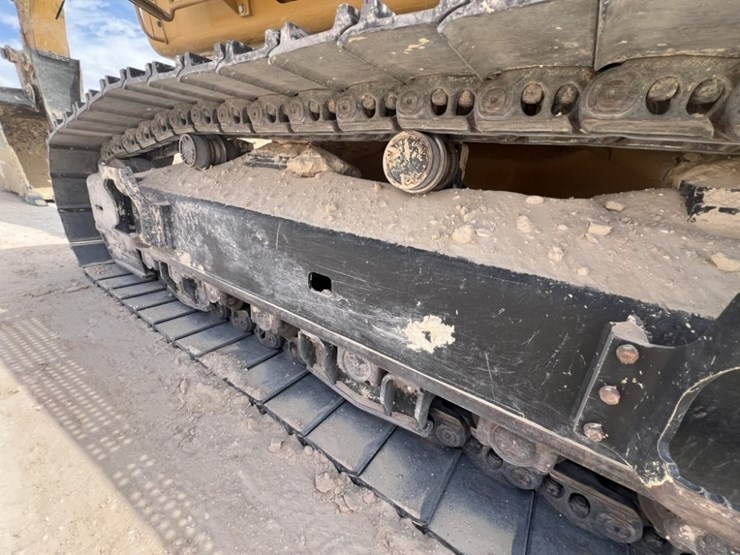 2021-caterpillar-395-image-20