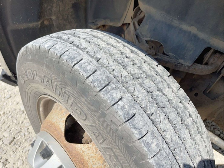 2012-chevrolet-3500-image-52