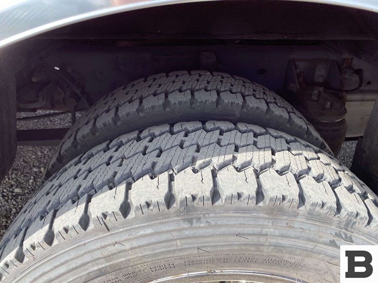 2011-ford-f450-image-19