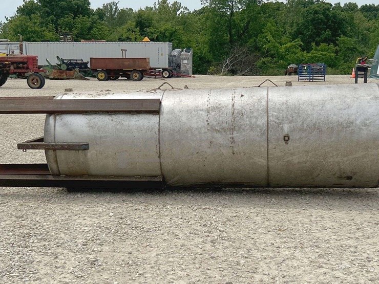 500-gallon-stainless-steel-upright-tank-w/-legs-image-6