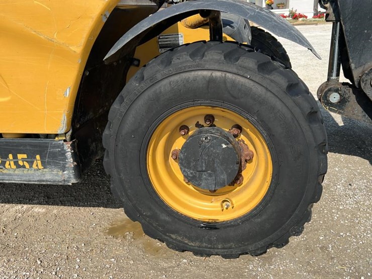 #102-•-2015-cat-th225c-telehandler-image-33