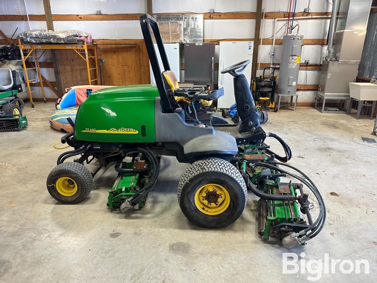 john-deere-3235c-image-4