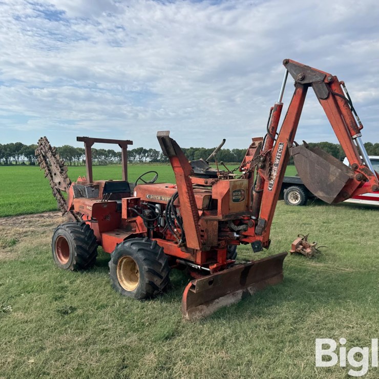 DITCH WITCH R40