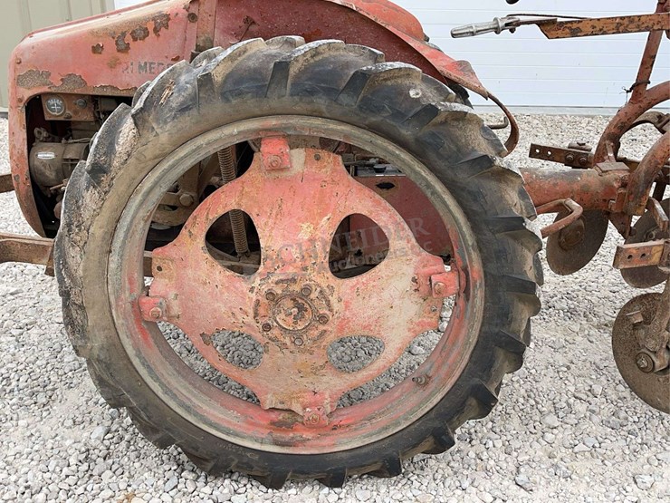 allis-chalmers-model-g-tractor-w/-implements-image-15