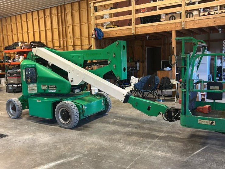 2017-jlg-e400a-image-2