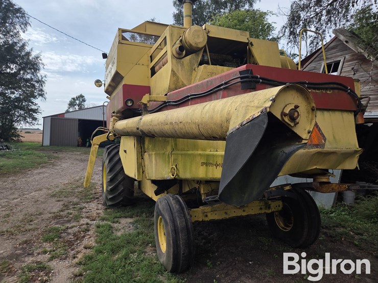 1977-new-holland-tr70-image-7