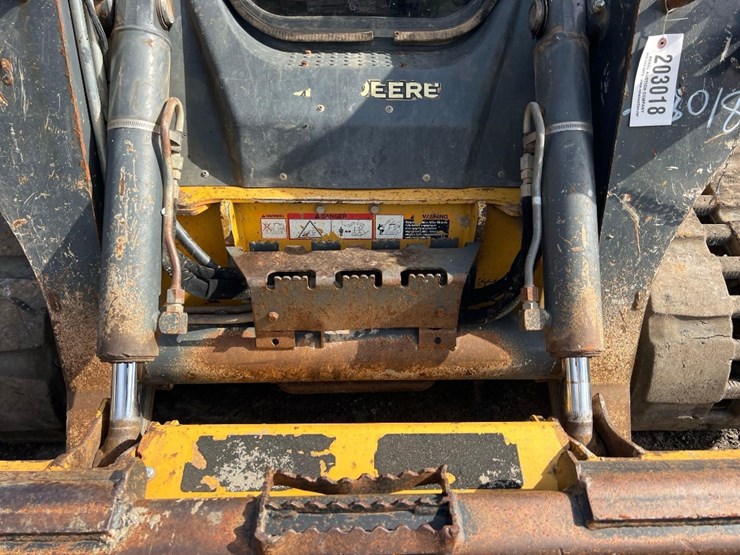 2016-deere-323e-image-10