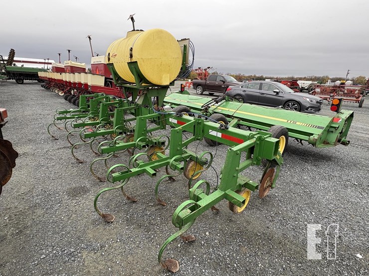 john-deere-100-image-5