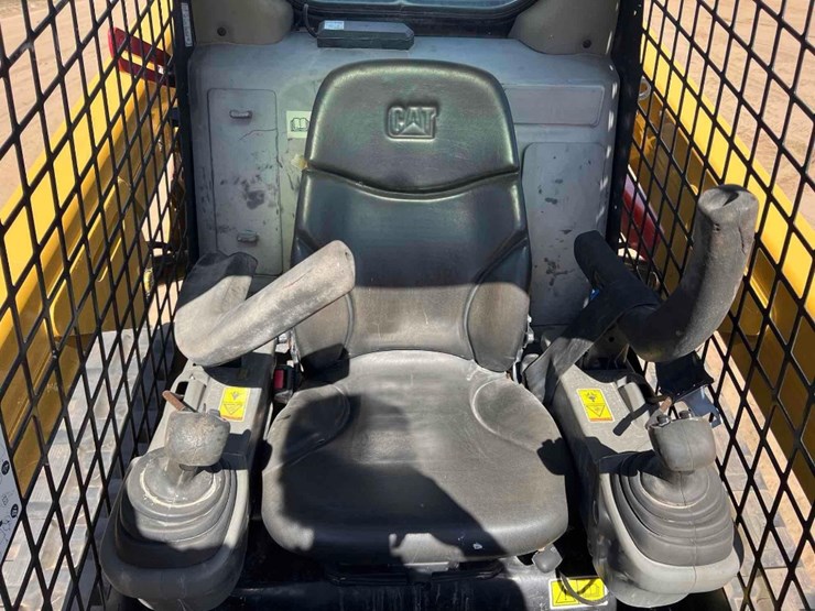 2019-caterpillar-259d-image-25