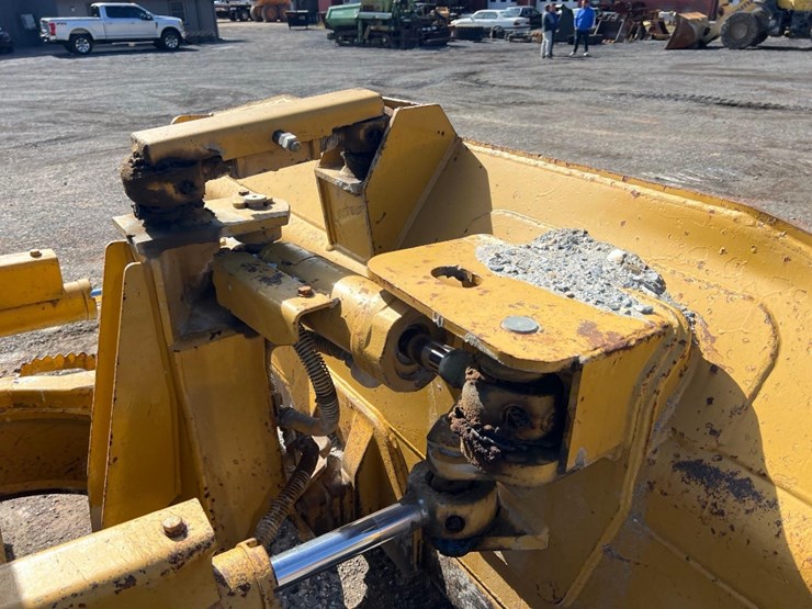 2003-caterpillar-d3g-xl-image-19