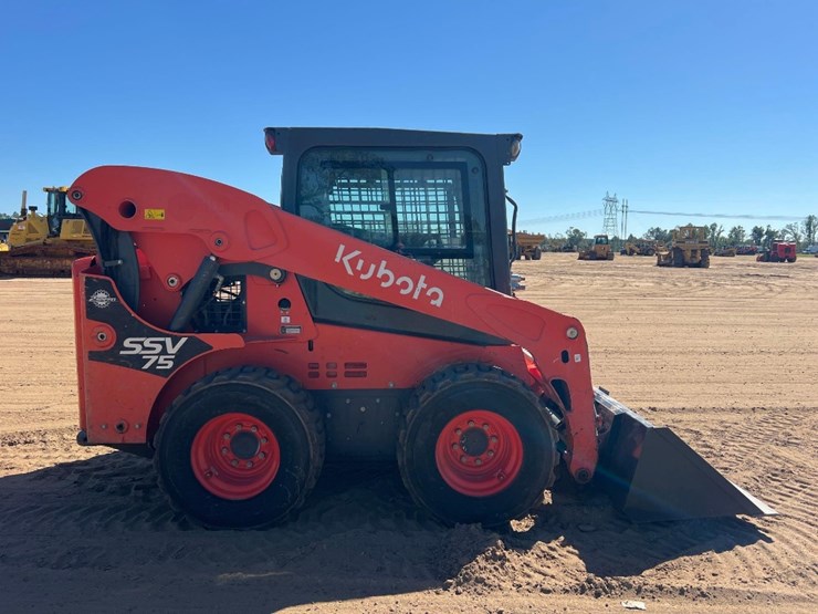 2021-kubota-ssv75-image-5