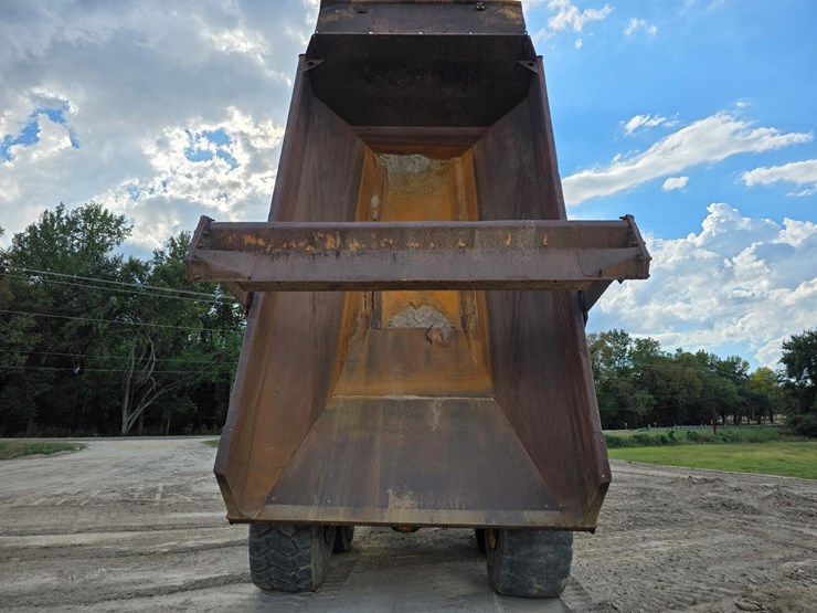 2003-volvo-a40d-image-24