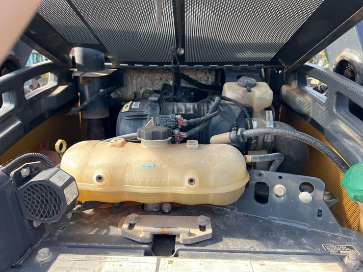 2016-deere-323e-image-20