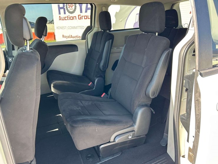 2012-dodge-grand-caravan-sxt-image-20