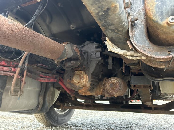 #5016-•-2008-freightliner-business-class-m2-cab-chassis-image-24